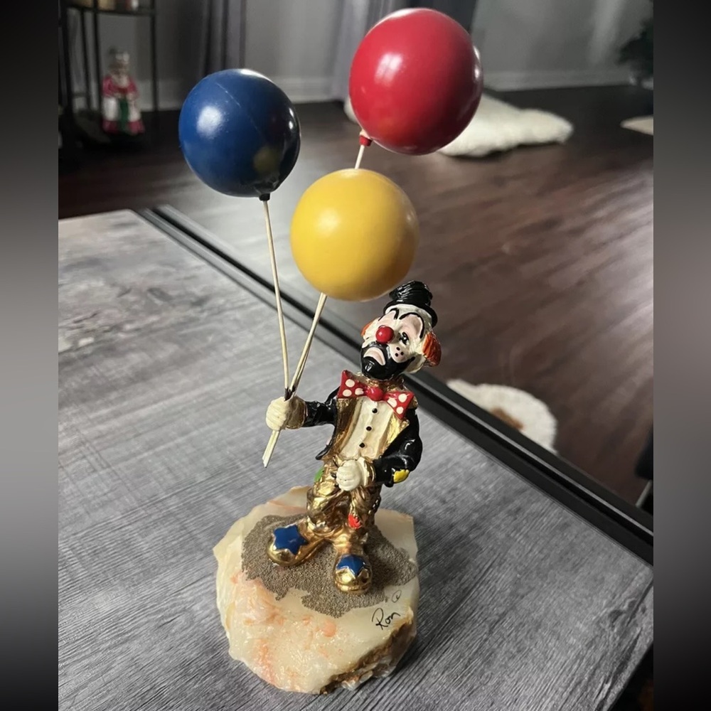Ron Lee SIGNED Clown Figurine - HOBO JOE WITH BALLOONS Vintage #120